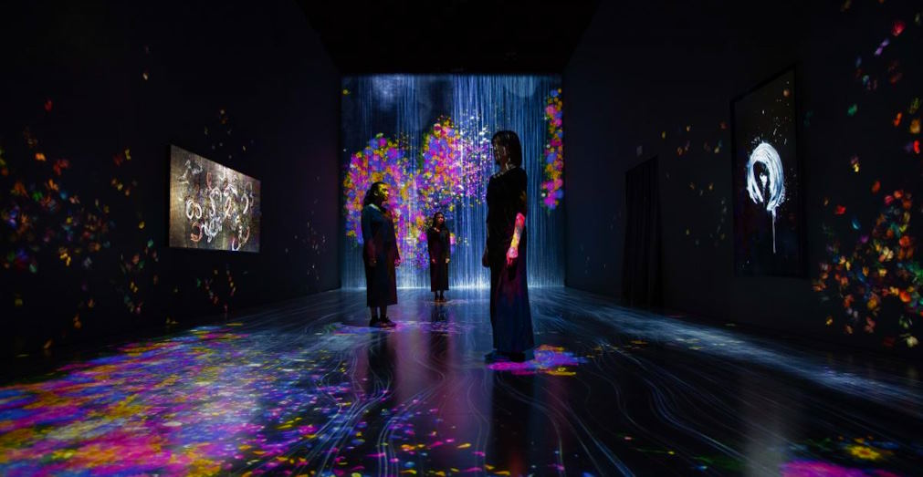 enhancing virtual exhibitions